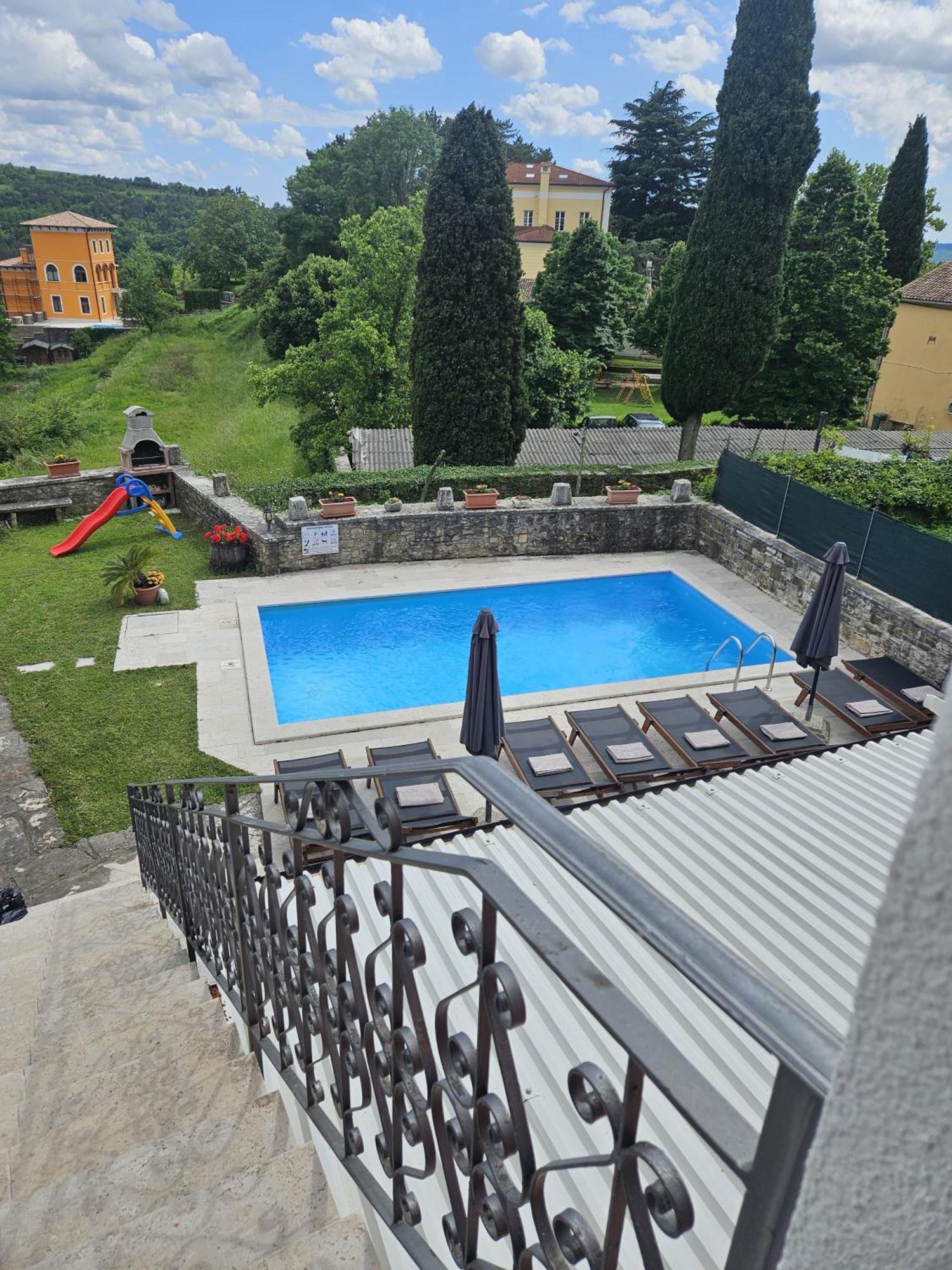 Villa Letizia Oprtalj Zewnętrze zdjęcie