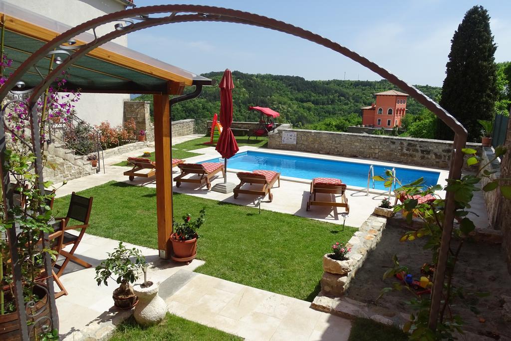 Villa Letizia Oprtalj Zewnętrze zdjęcie